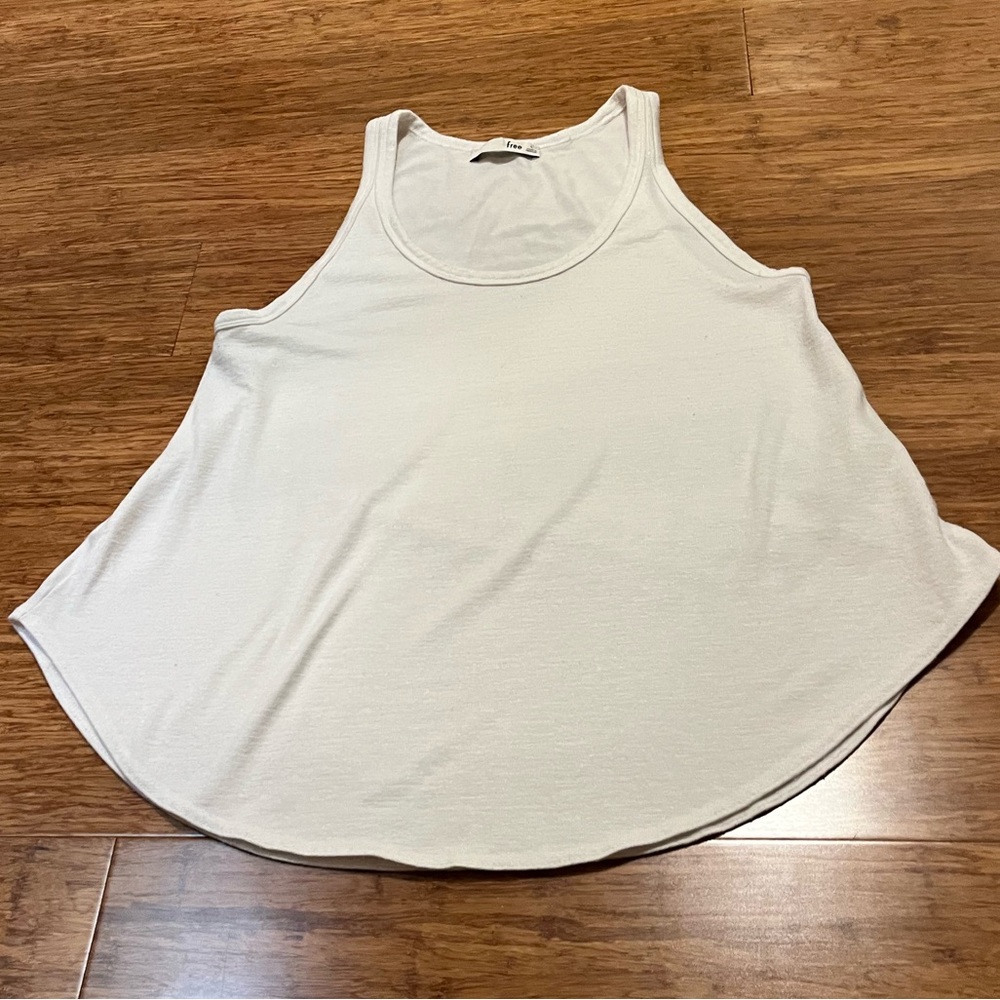 Aritzia Wilfred Free Off White Ivory Scoop Round Neck Tank Top. Size Large - Picture 2 of 10